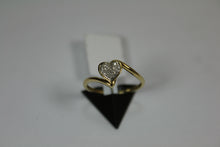 Load image into Gallery viewer, R0811: 10k diamond heart ring with 0.06ct