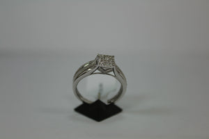 R0082: 10k White gold pave stones to make up square head 0.33ct diamond (total weight)