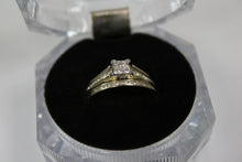Load image into Gallery viewer, R0053: 10k ladies wedding set made of 0.50ct diamond.