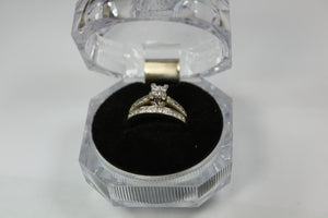 R0883: 10k ladies wedding set made of 0.50ct diamond.