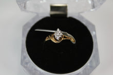 Load image into Gallery viewer, 10k cluster ring made up of 0.16ct diamond