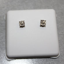 Load image into Gallery viewer, 0.10ct round screwback diamond earring with illusion setting