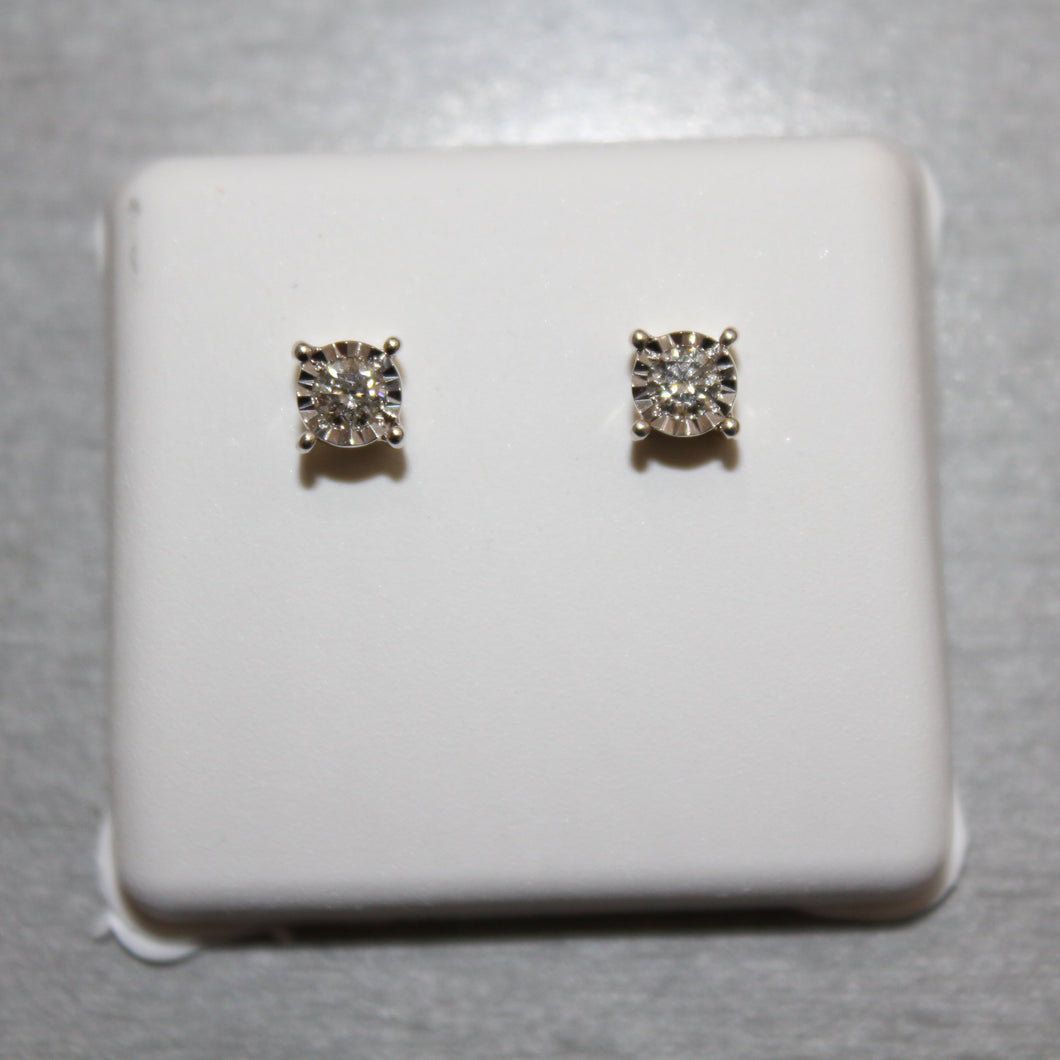 0.25ct round screwback diamond halo earring