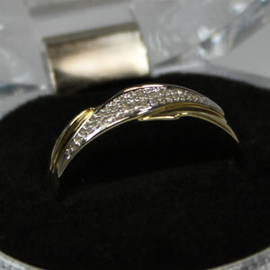 R0065: 10k 3 set wedding rings. 0.37ct total diamond weights.