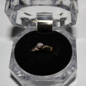 14k engagement / promise ring with 0.14ct diamond SI2